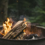 秋だ!焚き火台で焼き芋だ!でも自宅の庭で焚き火は法律違反⁉ ご近所から苦情・トラブルにも注意!
